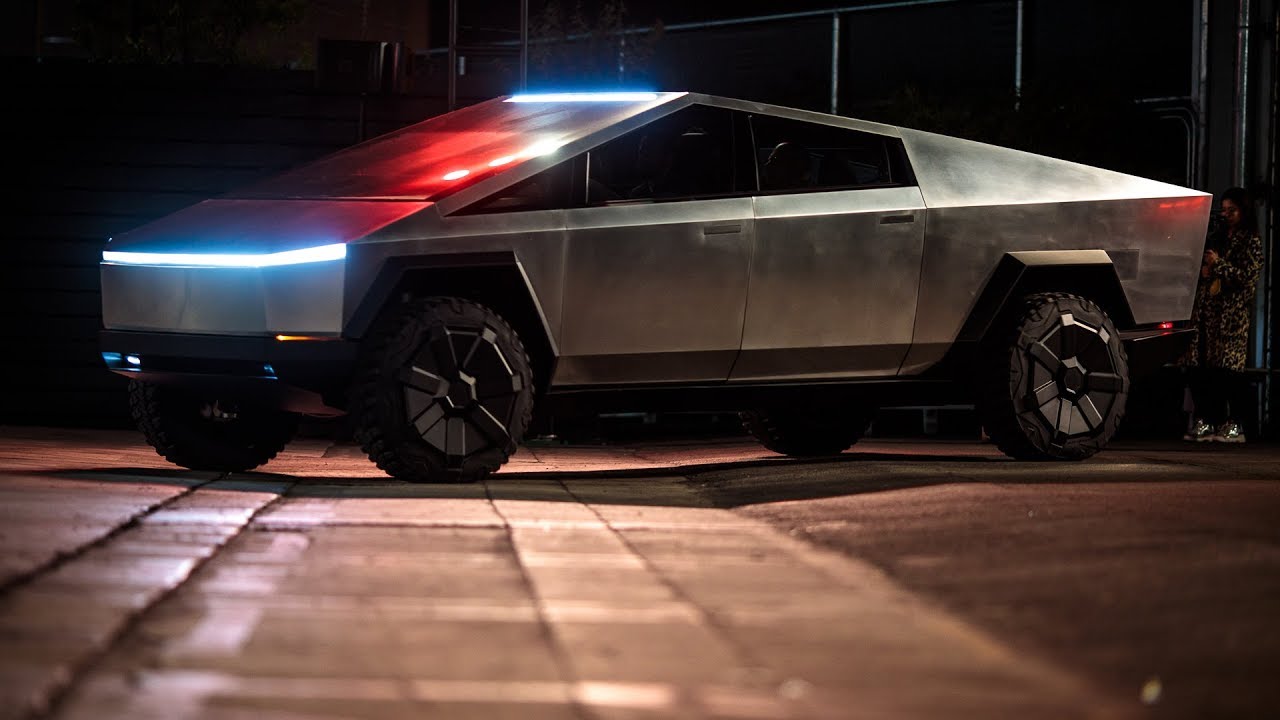  Tesla  Cybertruck  wyl duje we flocie dubajskiej policji 